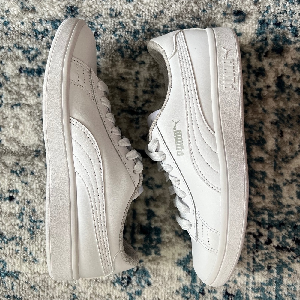 NEW PUMA Boys Smash v2 White Sneaker 4C